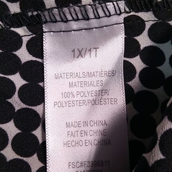 Stylish Black and White Sleeveless 1X Women's Top Cottagecore Grandmacore - Picture 3 of 8